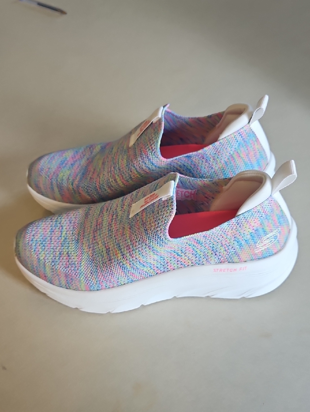Skechers D'lux Walker Rainbow Relaxed Fit
